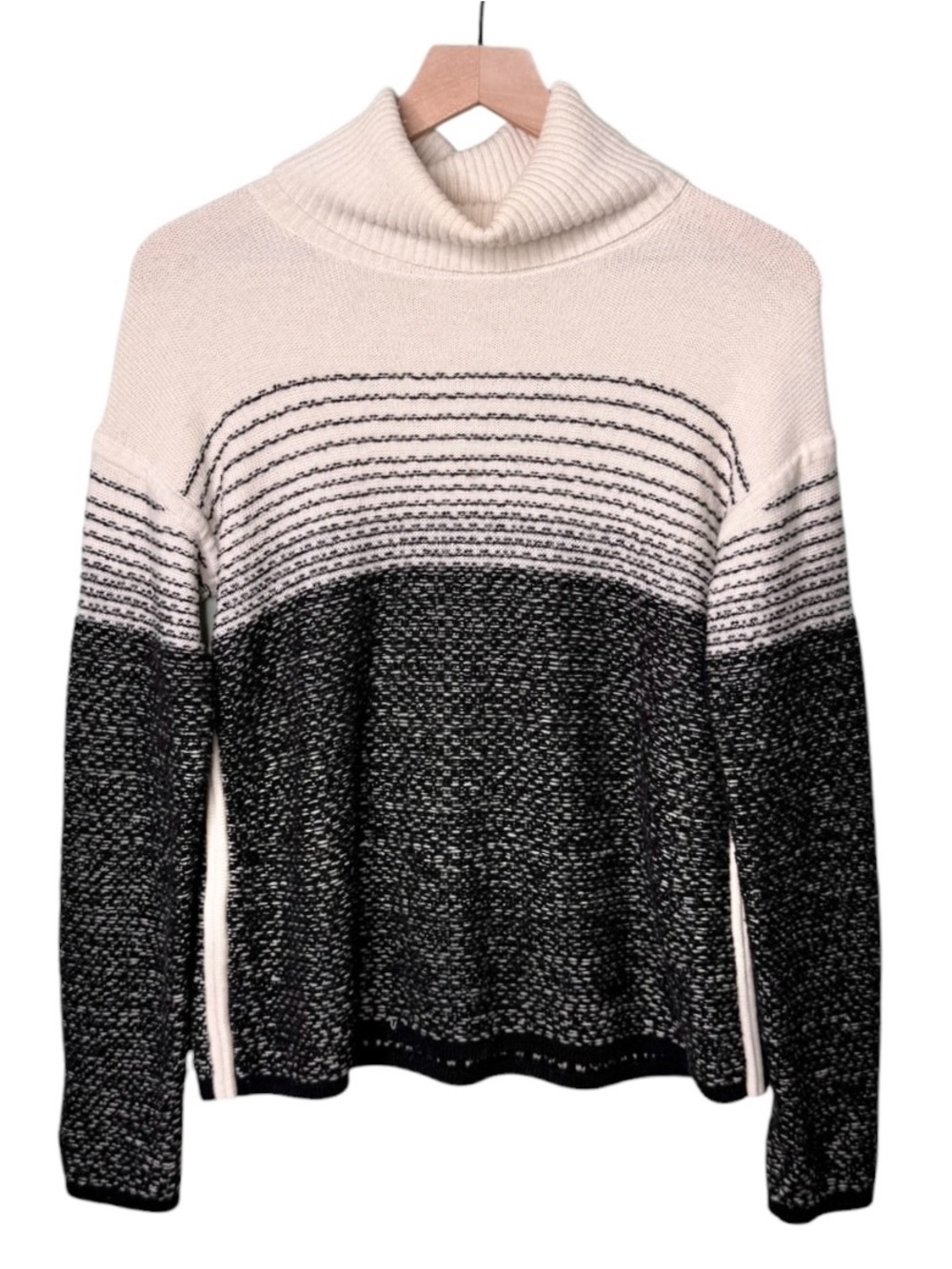 Athleta Merino Wool Fireside Pullover Sweater Black Dove White Beige Size Medium